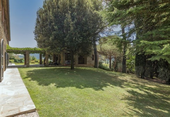 La proprietà è composta da circa 2 ettari di parco - Tenuta Sagherina