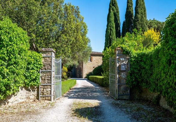 The driveway gate - Tenuta Sagherina