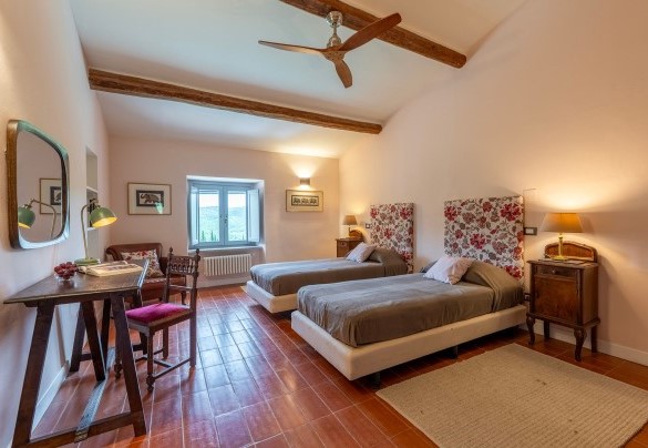 Twin bedroom no.4 on the first floor - Tenuta Santa Cristina