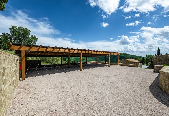 Carport with 6 parking spaces - Tenuta Santa Cristina