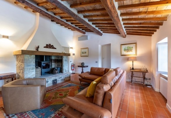 The living room on the first floor - Tenuta Santa Cristina