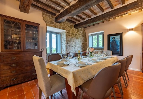 The dining room with direct access via French doors - Tenuta Santa Cristina