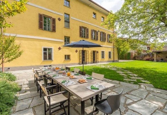 Il grande tavolo per i banchetti all’aria aperta - Tenuta Schiavon Barrero