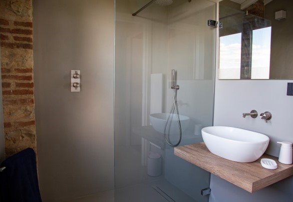 Bagno con doccia n. 8 in annesso - Terra di Siena