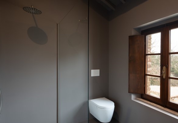 Bagno n. 5 con doccia, lavatrice e asciugatrice – Terra di Siena