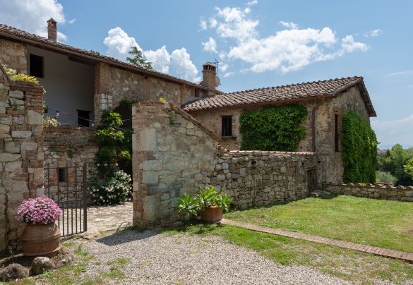 La “casa a corte” – Terra di Siena