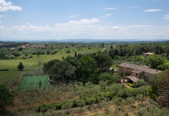La proprietà si estende per circa 2,5 ettari completamente recintati – Terra di Siena  
