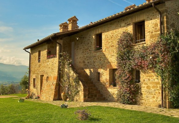 Il tramonto illumina il fianco del giardino - Terra San Raffaele