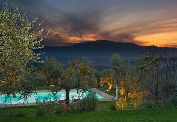 Le ultime luci del giorno cingono l'orizzonte - Terra San Raffaele