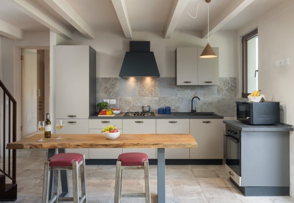 The fully equipped kitchen – Terrazza sulla valle