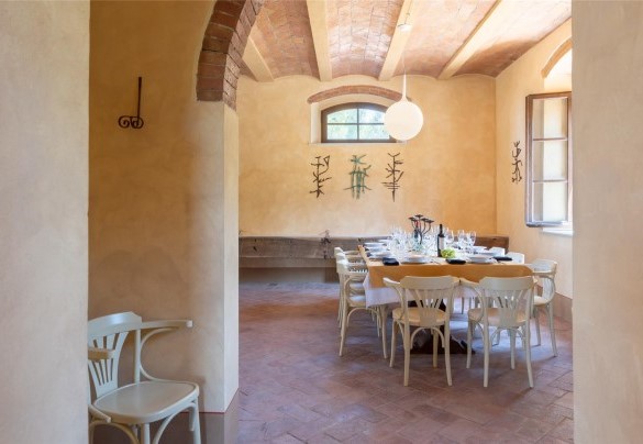 The dining area adjacent to the kitchen - Terripi