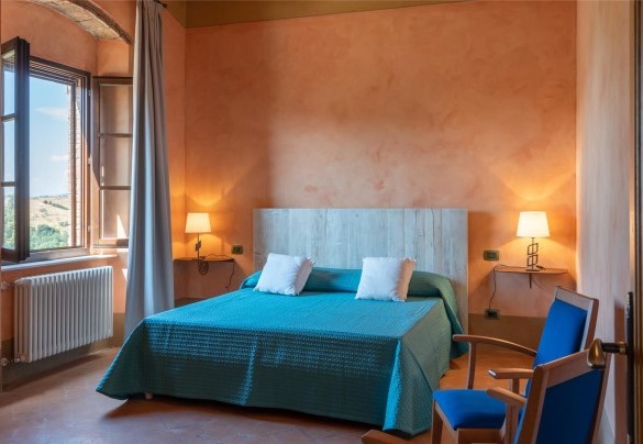 Double bedroom n.4 on the first floor overlooking the Tuscan countryside - Terripi