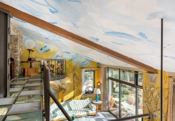 The balcony, which overlooks the living area, from which you can reach a double bedroom or the second floor with two double bedrooms with en suite bathroom - Torre al Poggio