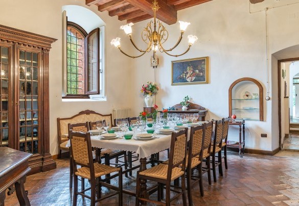 Table set for important lunches - Torre di Paciano 
