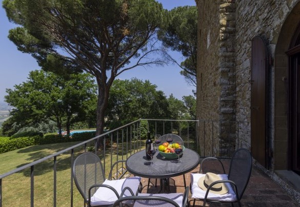 La terrazza al primo piano - Torre di Paciano