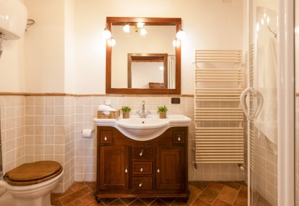 Il bagno en-suite con doccia n.4 al primo piano - Torre di Paciano 