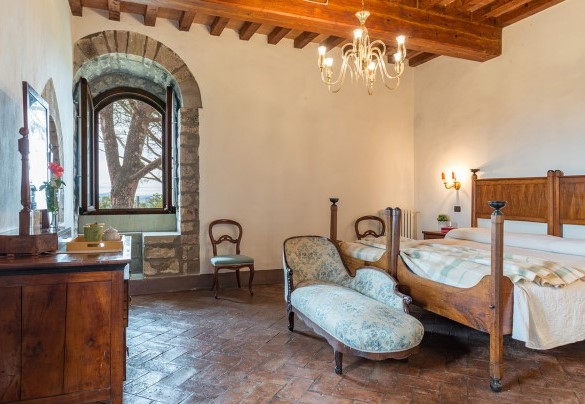 Double bedroom, with bed 2m wide, on the first floor - Torre di Paciano 