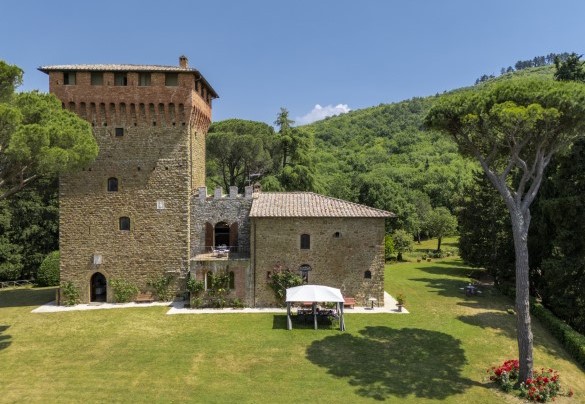 La residenza storica nasce come torre di vedetta - Torre di Paciano 