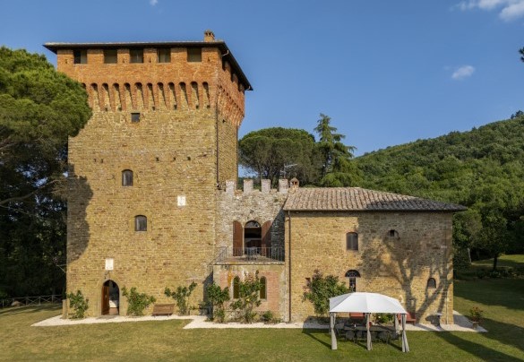 Il parco attorno alla casa che garantisce privacy e tranquillità - Torre di Paciano 