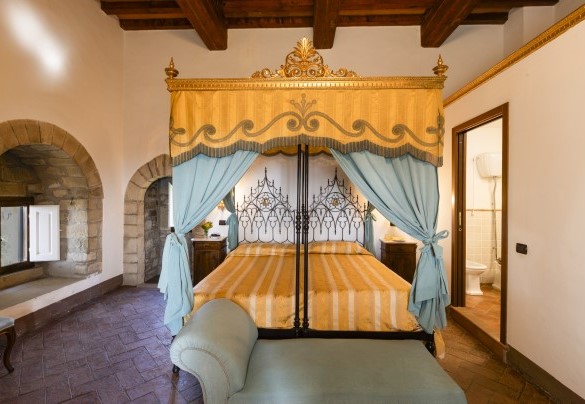 The double bedroom (king size) n.5 on the second floor - Torre di Paciano  
