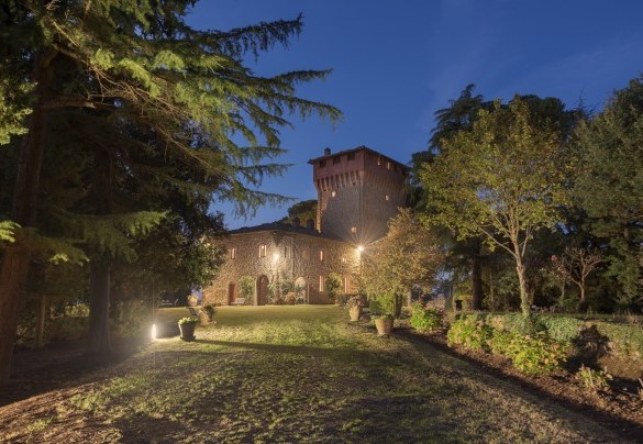 It is an historic, old-style residence suitable as a country retreat - Torre di Paciano 