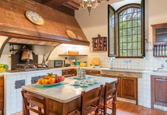 Kitchen on the ground floor - Torre di Paciano 