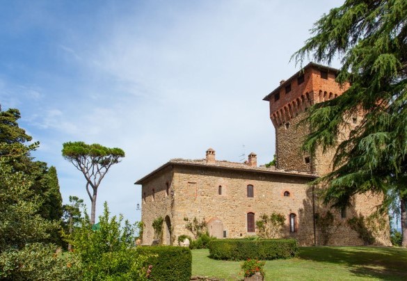 The house embraced by the green hills - Torre di Paciano 