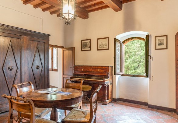  Living room on the first floor- Torre di Paciano 