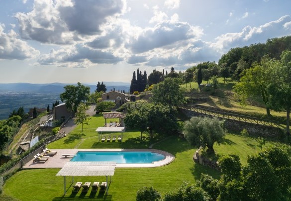 The big panoramic pool - Torre Ginestre