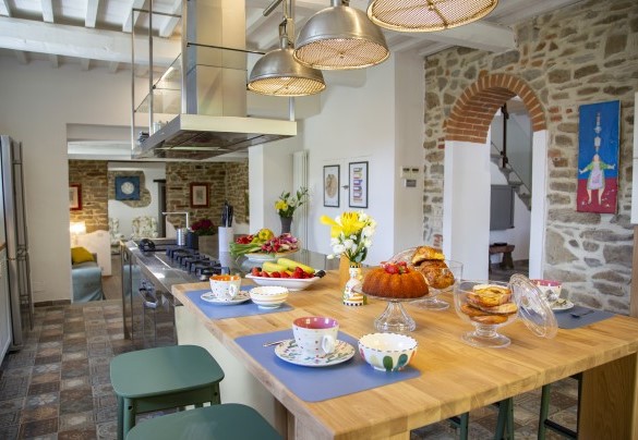 The modern and spacious kitchen - Torre Ginestre