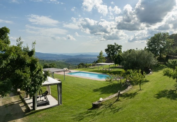 The park of the property extends for about 2 hectares - Torre Ginestre