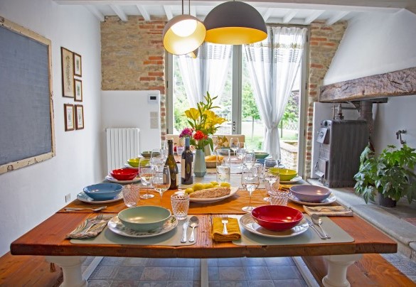 The dining room connected to the outside - Torre Ginestre