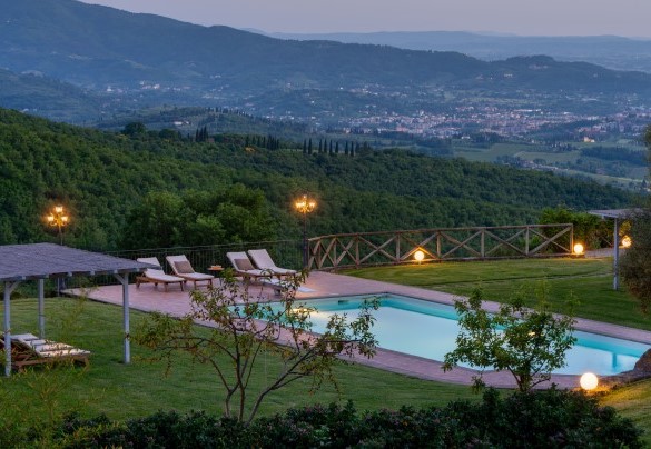The panoramic pool at sunset - Torre Ginestre