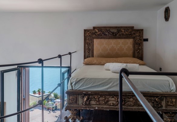 The loft with a double bedroom with bed "à la française" - Torre Grimaldi