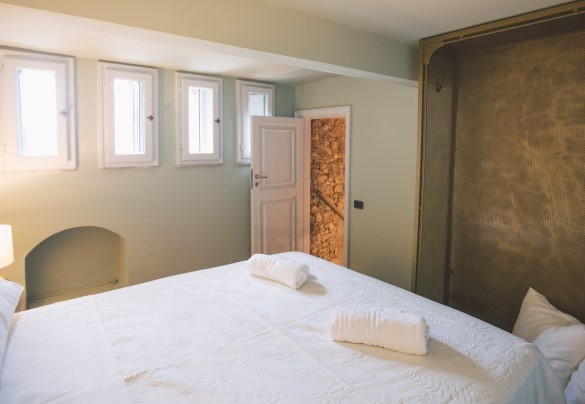La camera da letto matrimoniale superiore - Torre Pirandello
