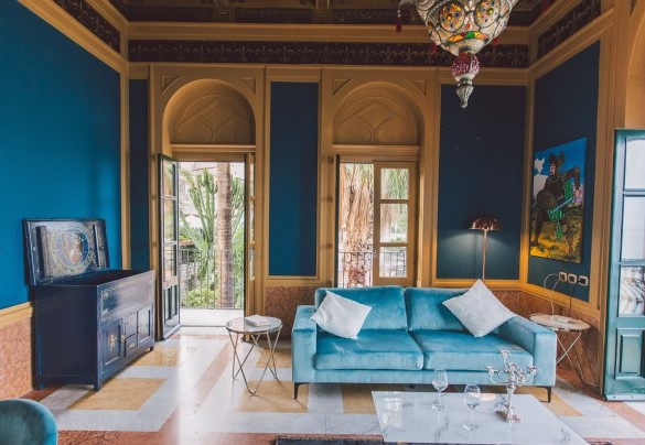 Lo stupendo salotto azzurro con TV - Torre Pirandello