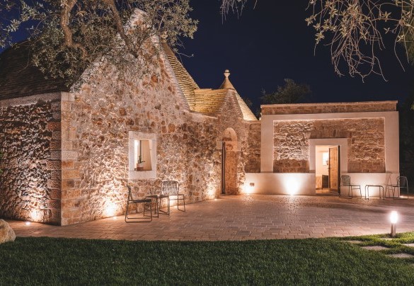 The fine location white and petrous like the Apulian architecture -Trulli Biancapetra