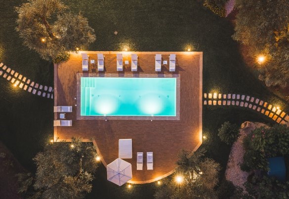 An appealing design set in the authentic Apulian countryside -Trulli Biancapetra