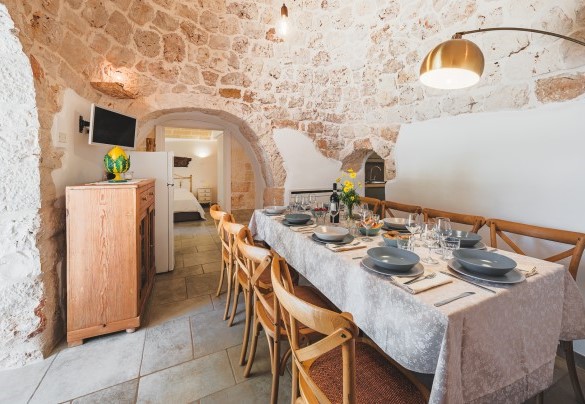 The table set up for lunch -Trulli Biancapetra
