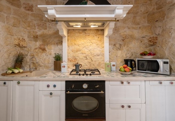 Detail of fitted kitchen – Trulli Littoria
