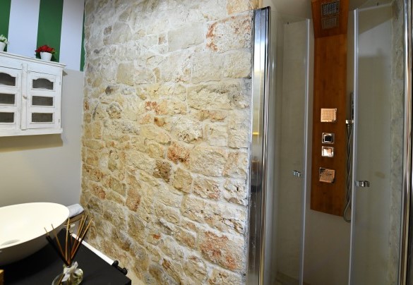 Bagno en-suite con doccia della camera matrimoniale padronale - Trulli Littoria