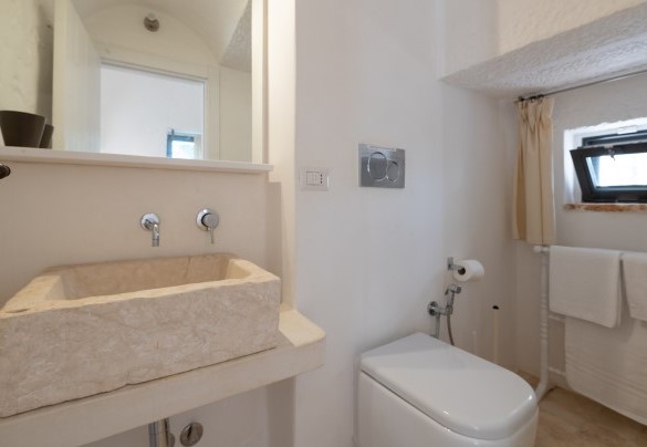 Bagno en-suite con doccia  n.2 - Trullo Luna