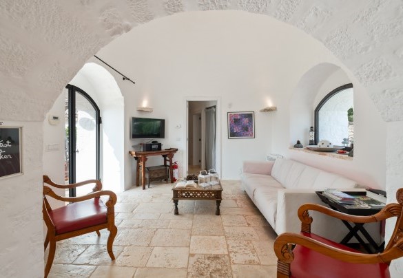 La living che affaccia sul salotto esterno - Trullo Luna