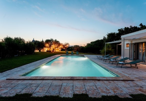 The pool at sunset - Trullo Magnifico