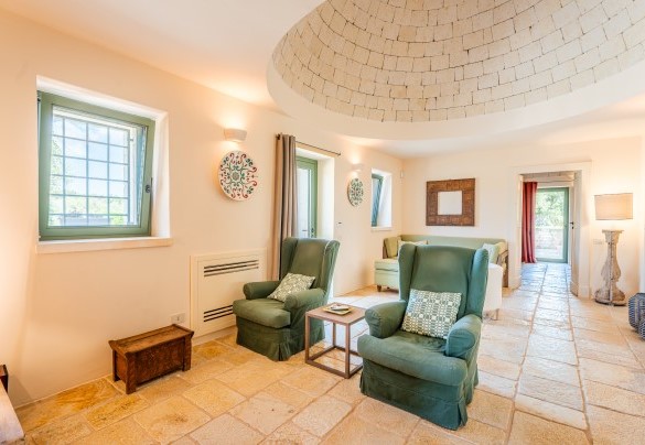 Open space with TV area - Trullo Magnifico