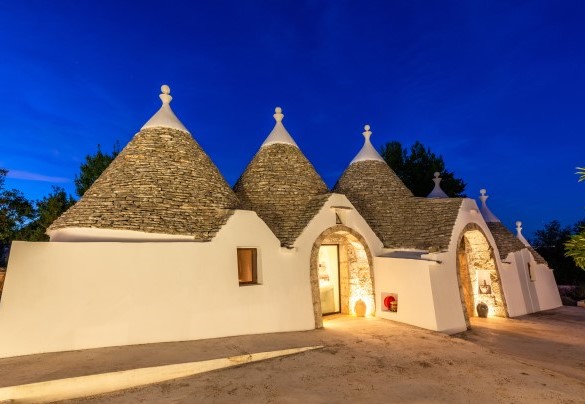 Gli antichi trulli recuperati sono ottimamente illuminati - Trulli Santa Pazienza