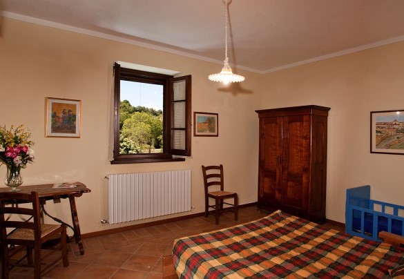 Double bedroom on the first floor - Val di Marco  
