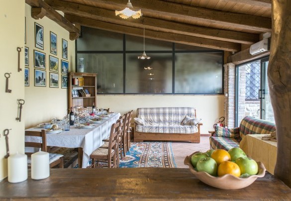  The dining room seen from the kitchen - Val di Marco