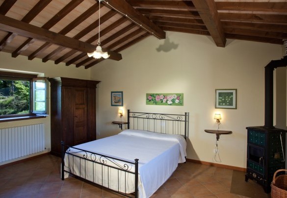 Double bedroom on the first floor - Val di Marco  