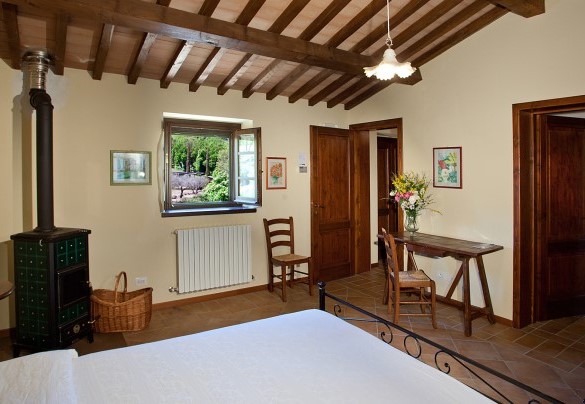 Double bedroom on the first floor - Val di Marco  